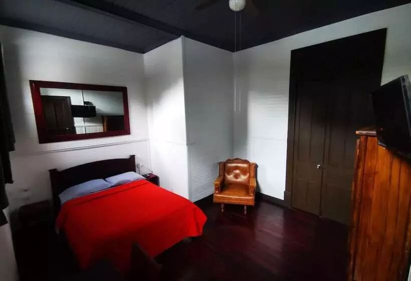 ユースホステル Casa Aldea Hotel Bed & Breakfast