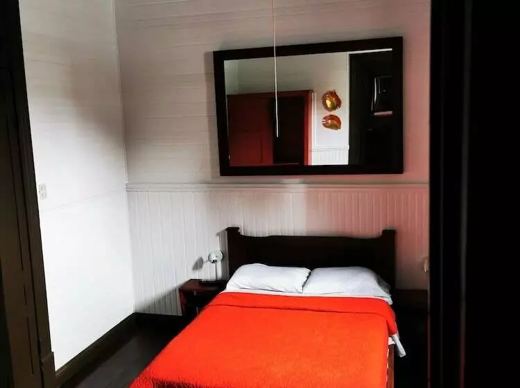 ユースホステル Casa Aldea Hotel Bed & Breakfast