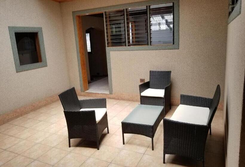 Hostel Monte Campana Escazu