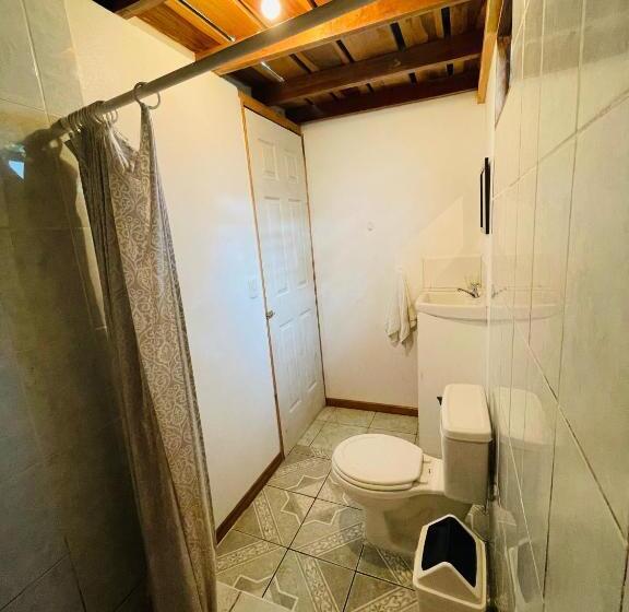 住宿加早餐  Cabinas Nuestra Kasa