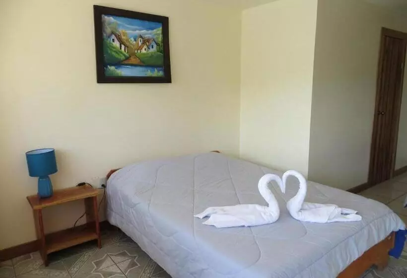 تختخواب و صبحانه Cabinas Nuestra Kasa