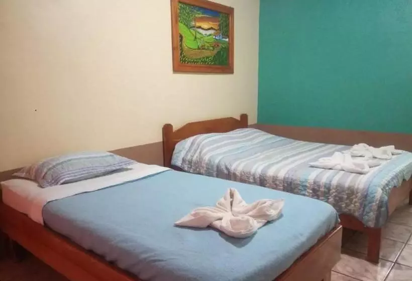ベッドアンドブレックファースト Hostel La Suerte