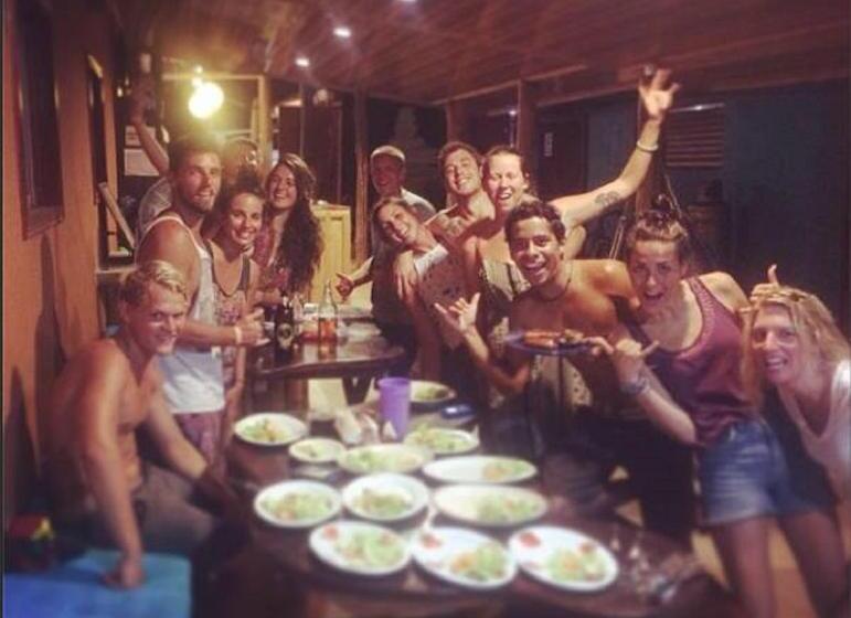 Coral Reef Surf Hostel And Camp