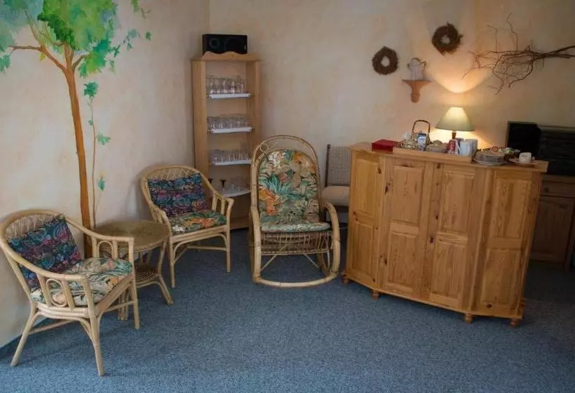 Hotelli Pension Zum Löwen, Sauna, Parkplatz, Frühstück