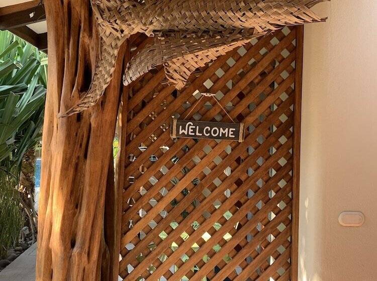 هتل Ten North Tamarindo Beach