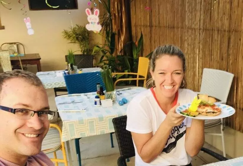 ホテル Ten North Tamarindo Beach
