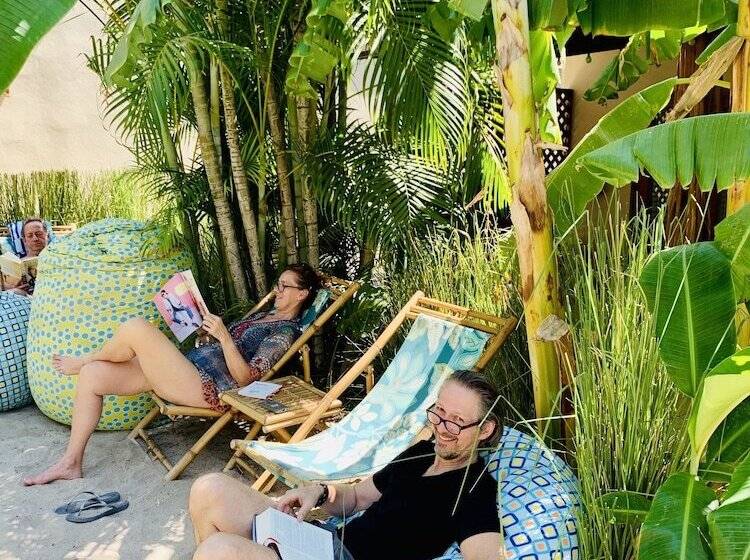 هتل Ten North Tamarindo Beach