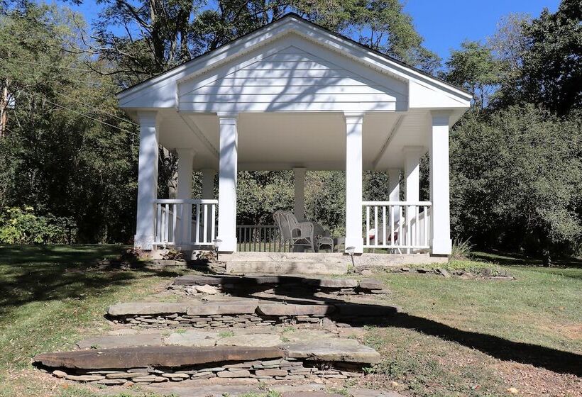 בית מלון כפרי The Hann Homestead Inn