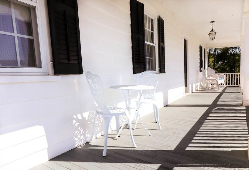 בית מלון כפרי The Hann Homestead Inn