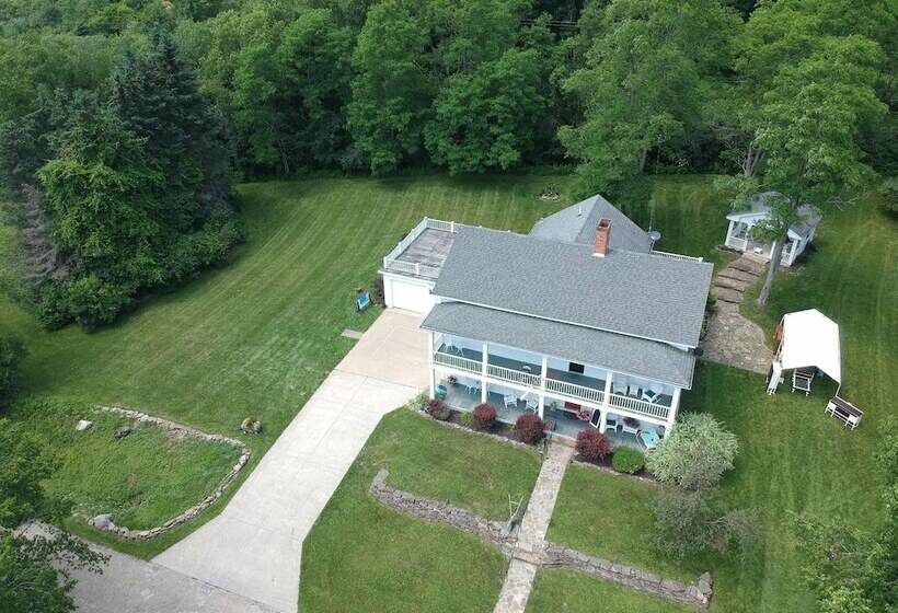 בית מלון כפרי The Hann Homestead Inn