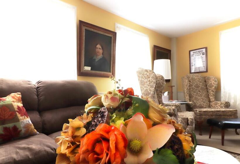 בית מלון כפרי The Hann Homestead Inn