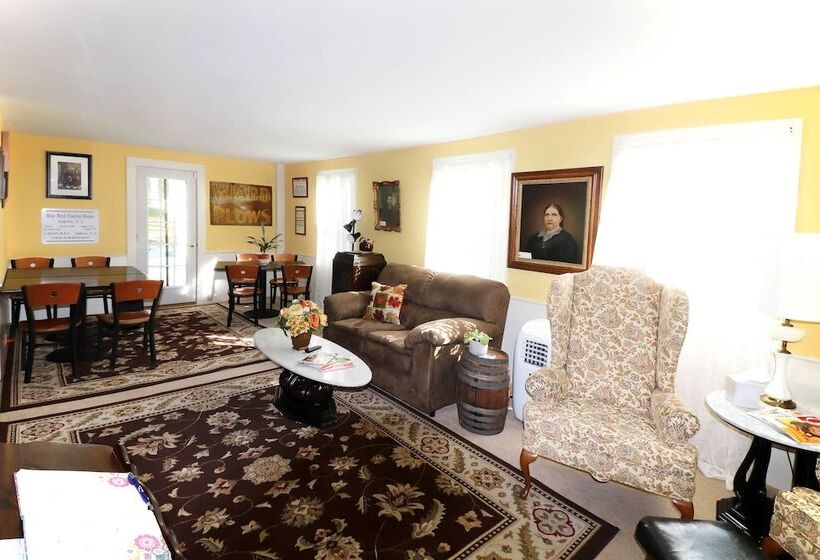 בית מלון כפרי The Hann Homestead Inn