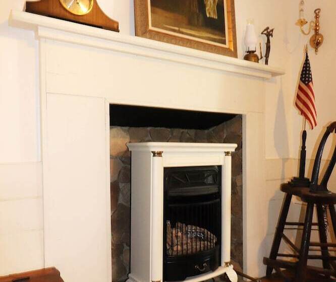 בית מלון כפרי The Hann Homestead Inn