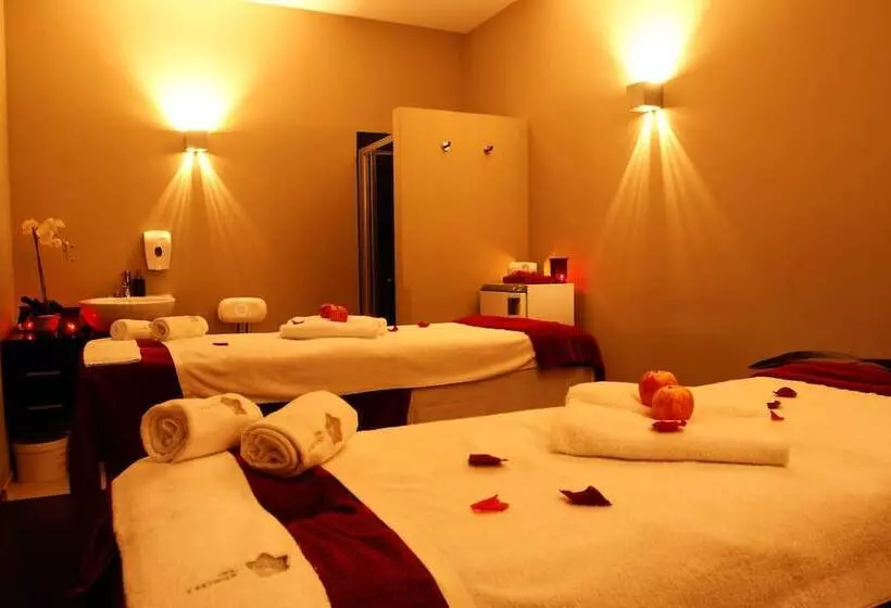 تختخواب و صبحانه & Spa Old House