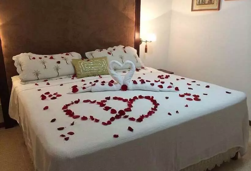 تختخواب و صبحانه & Spa Old House