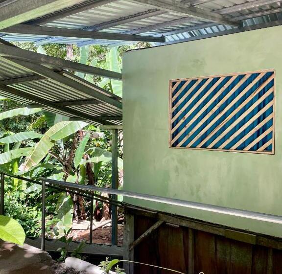 Cascada Verde Hostel