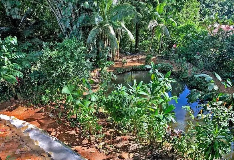 Cascada Verde Hostel