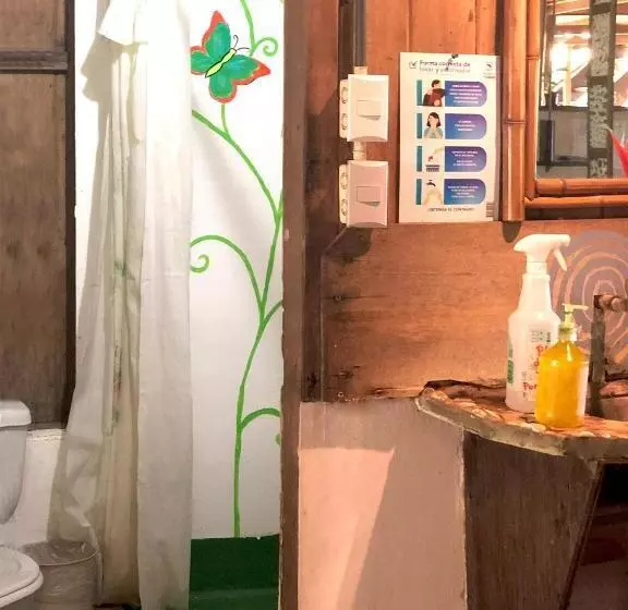 Cascada Verde Hostel