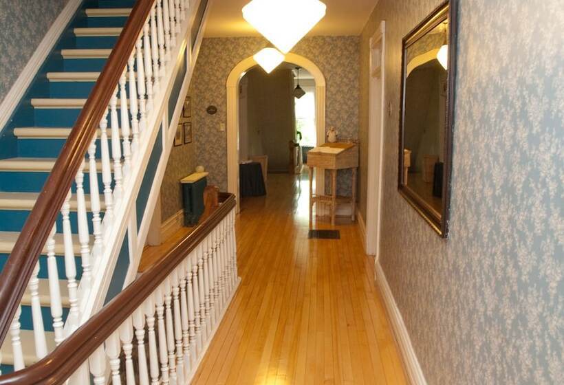 בית מלון כפרי Au Clos Rolland Couette & Cafe