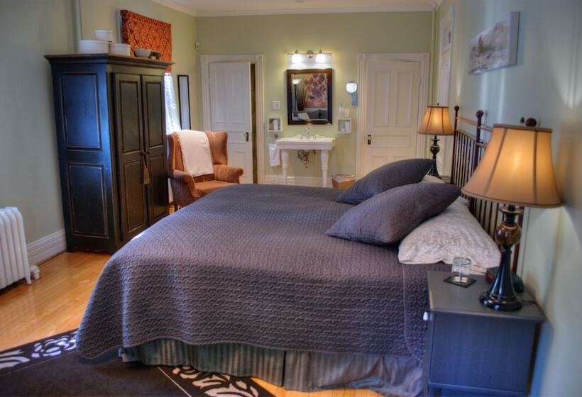 בית מלון כפרי Au Clos Rolland Couette & Cafe