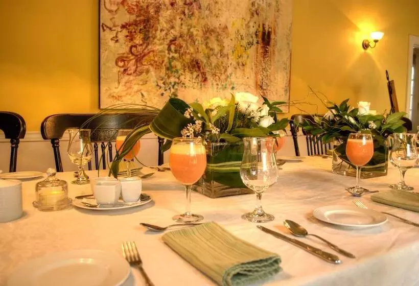 ホテル Au Clos Rolland Couette & Cafe