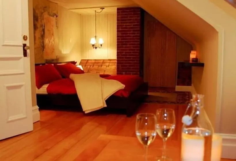 ホテル Au Clos Rolland Couette & Cafe