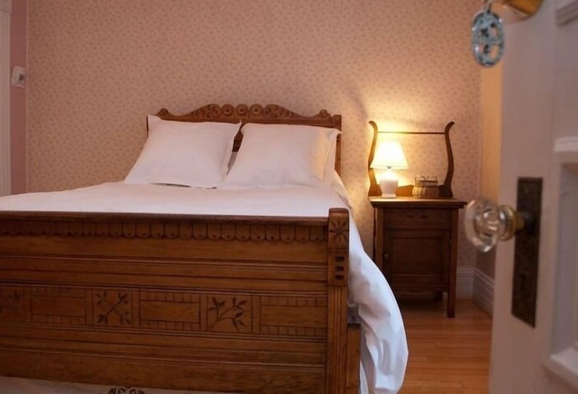 בית מלון כפרי Au Clos Rolland Couette & Cafe