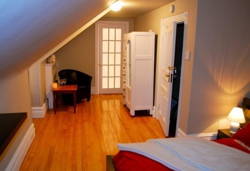 בית מלון כפרי Au Clos Rolland Couette & Cafe