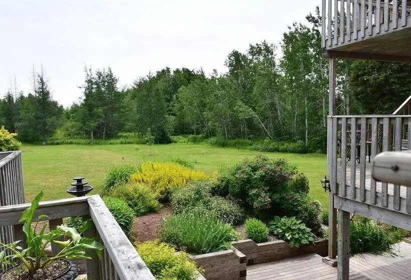 Hotelli Auberge Wild Rose Inn