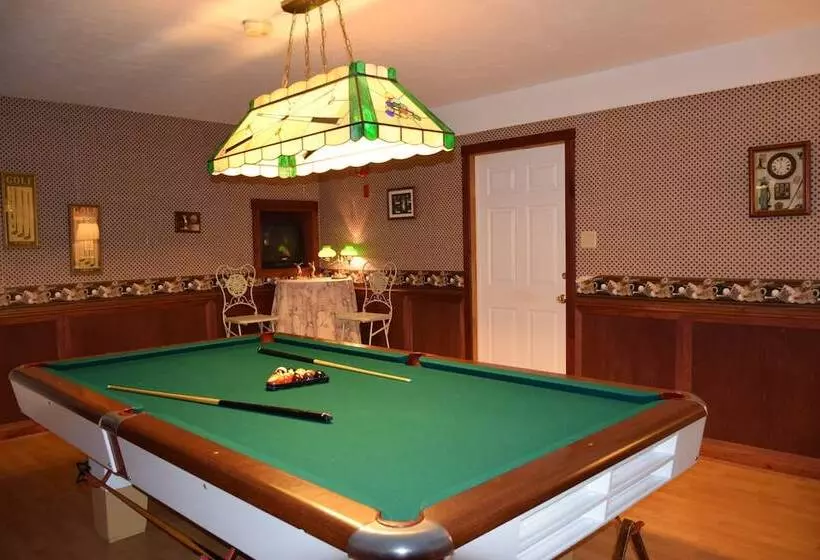 Hotelli Auberge Wild Rose Inn