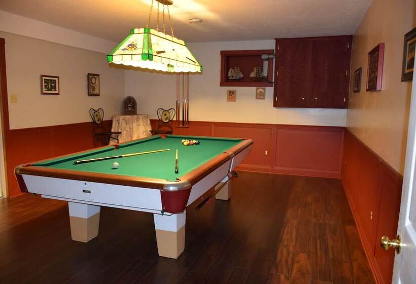 هتل Auberge Wild Rose Inn