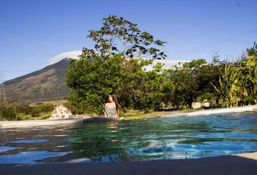 Colinas Del Miravalles Hotel & Hot Springs