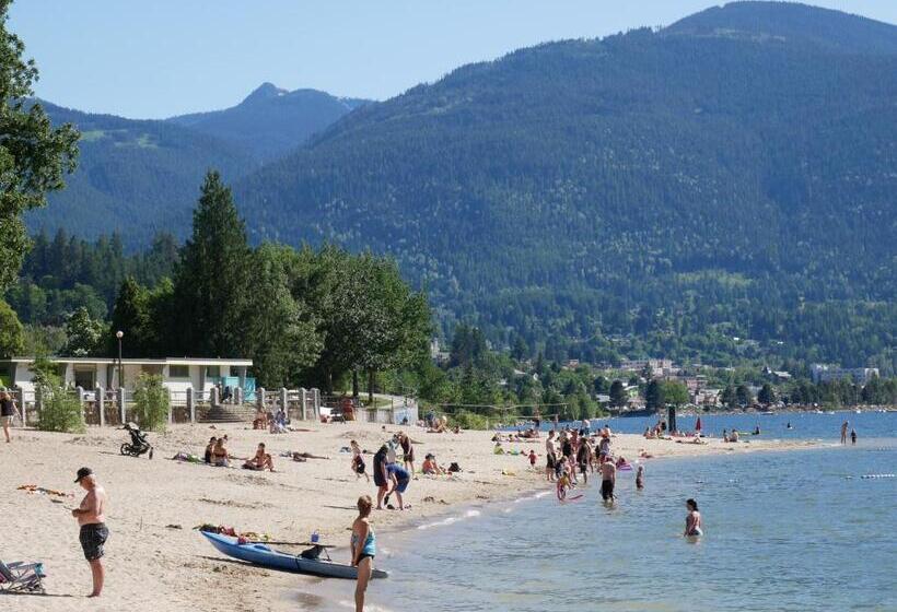 酒店 Dancing Bear Inn Hostel