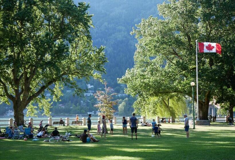 酒店 Dancing Bear Inn Hostel