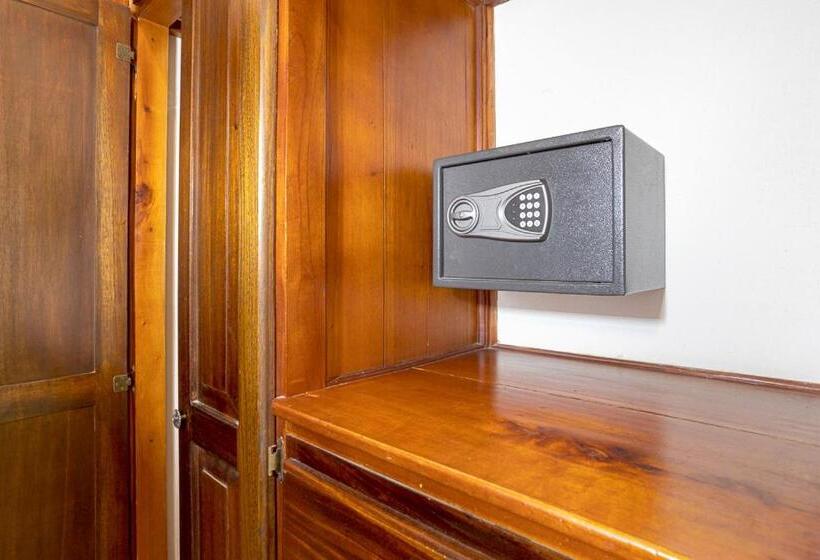 Отель Downtown Suites