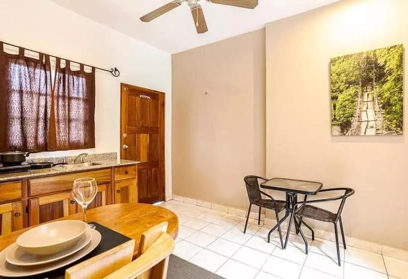 Hotelli Downtown Suites