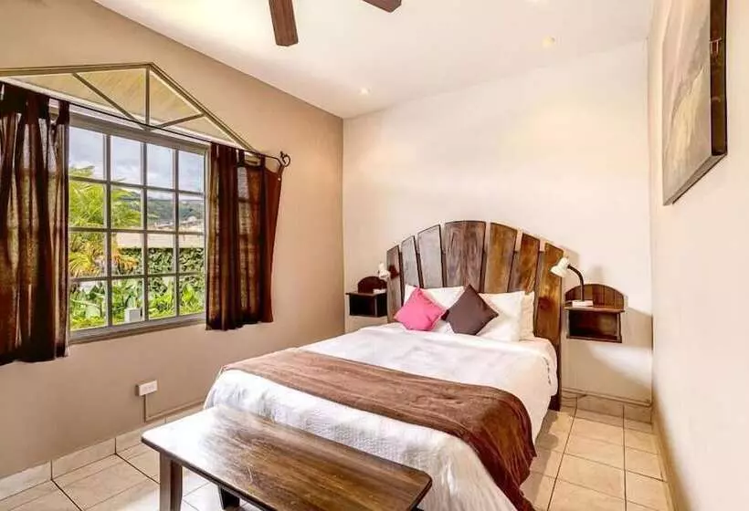 Hotelli Downtown Suites