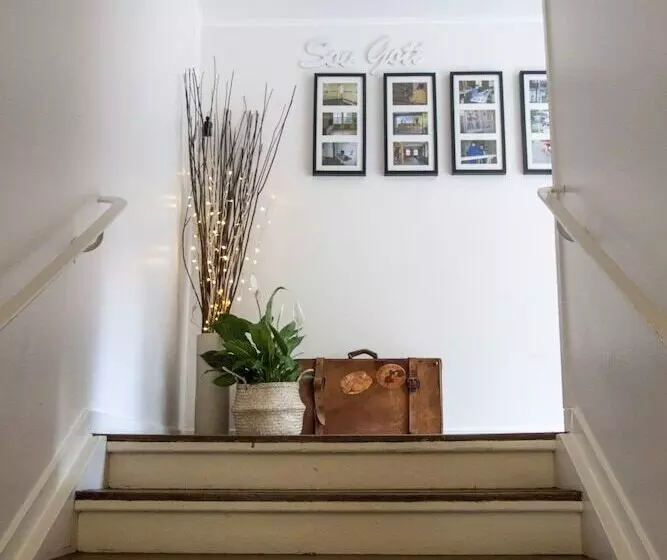 Hotelli Guesthouse Eleven