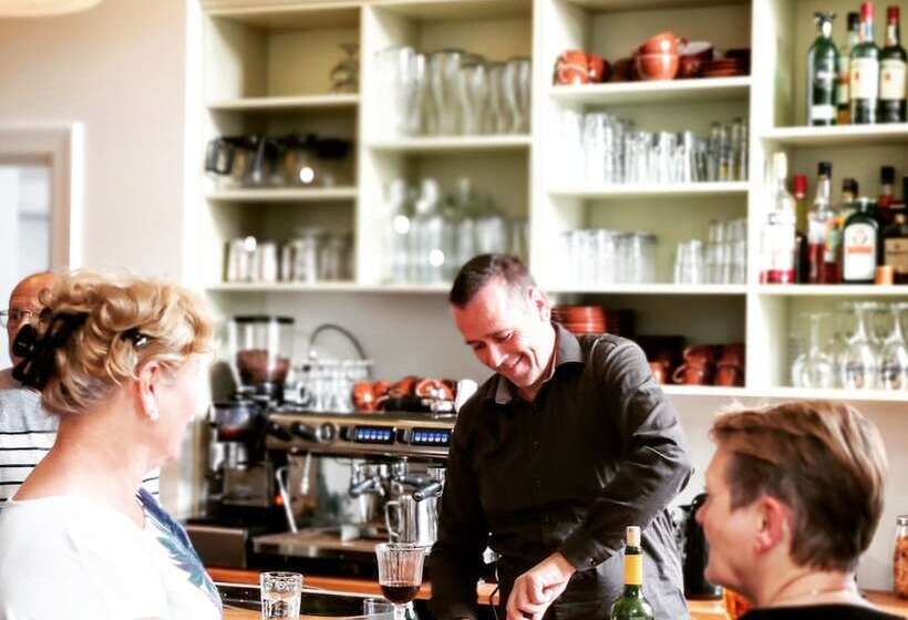 هتل Guesthouse Eleven