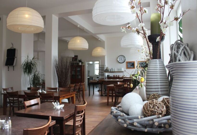 هتل Guesthouse Eleven