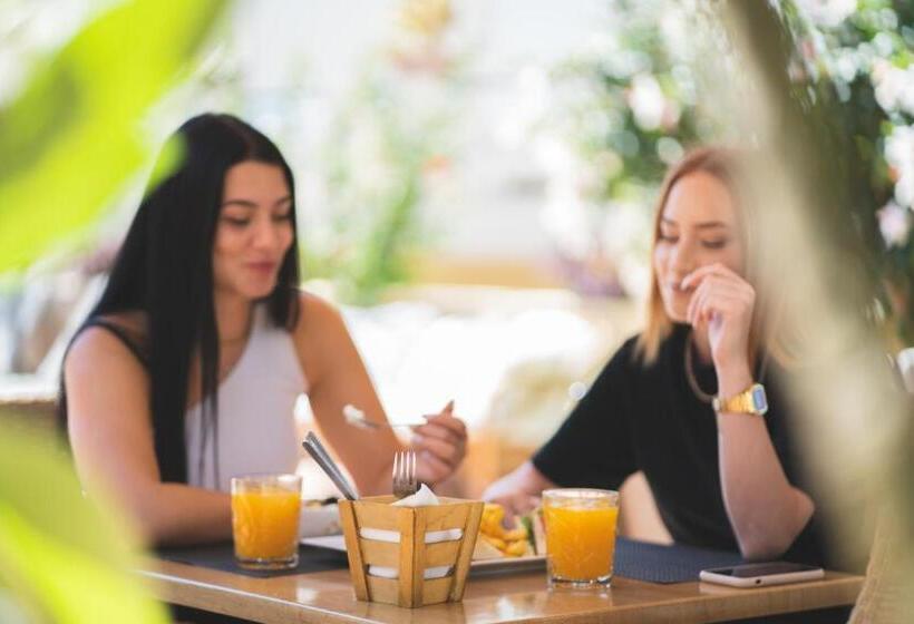 בית מלון כפרי Helios Apartments