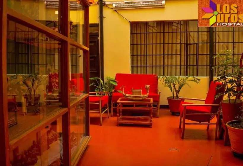 هتل Hostal Los Uros