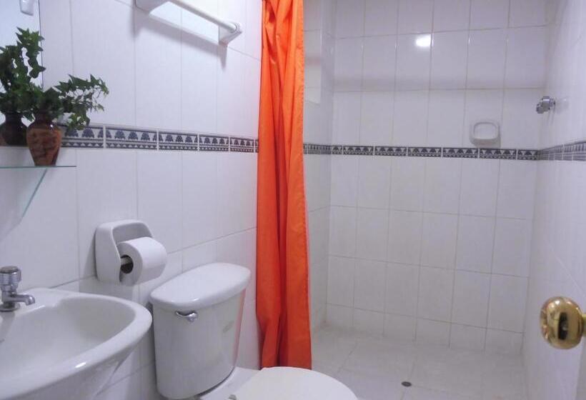 Hotel Hostal Los Uros