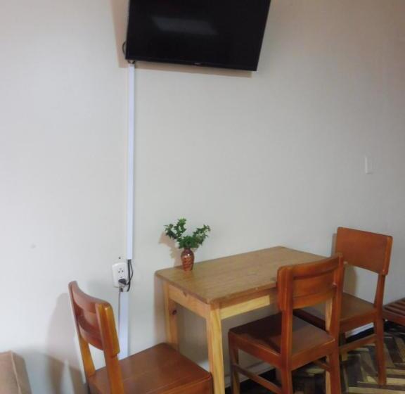 Hotel Hostal Los Uros