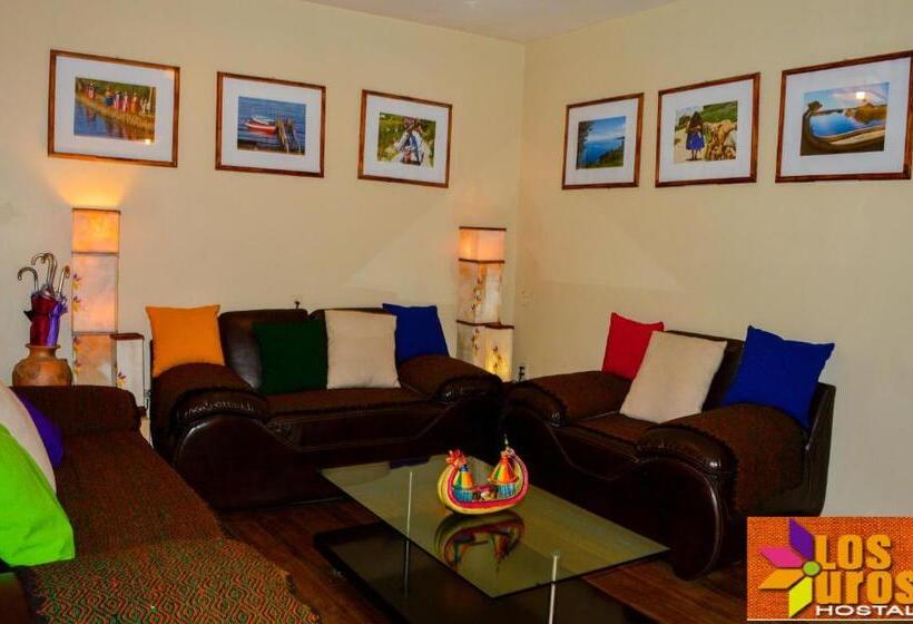 Hotel Hostal Los Uros