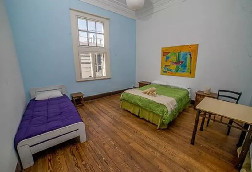 هتل La Valija Hostel