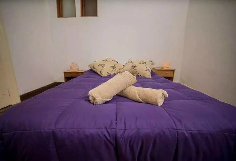 هتل La Valija Hostel