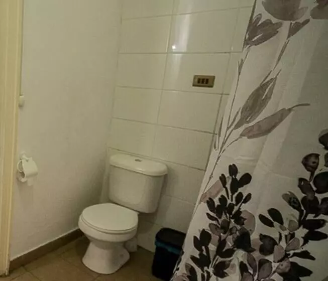هتل La Valija Hostel