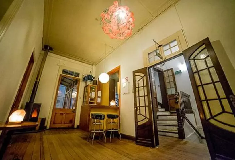 هتل La Valija Hostel
