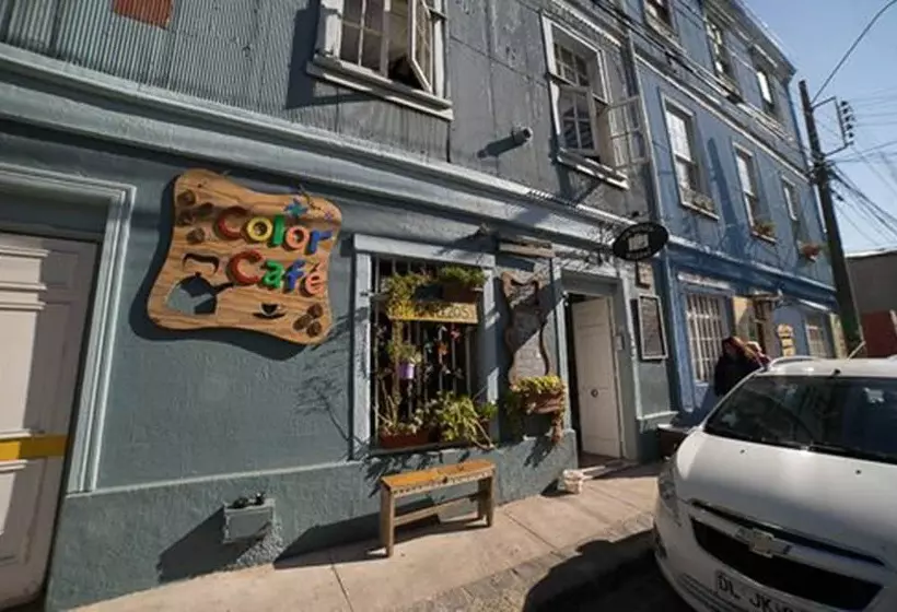 هتل La Valija Hostel